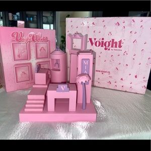 Valentina Voight - Voight World Charging Dock